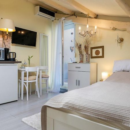 Duplex Apartment Camelia In Charming Old Town Rovinj Eksteriør bilde