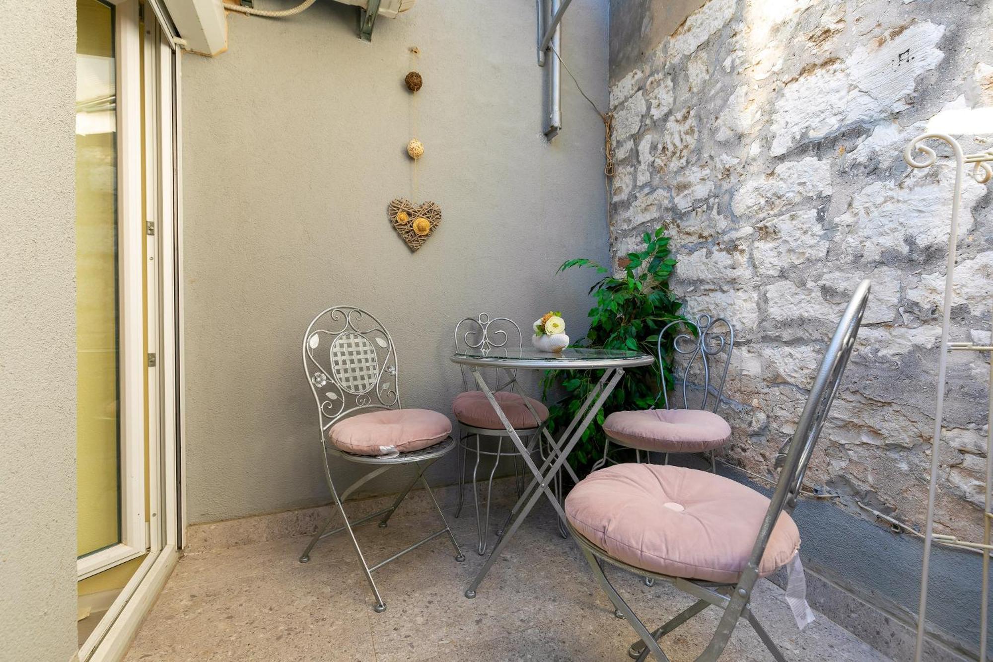 Duplex Apartment Camelia In Charming Old Town Rovinj Eksteriør bilde